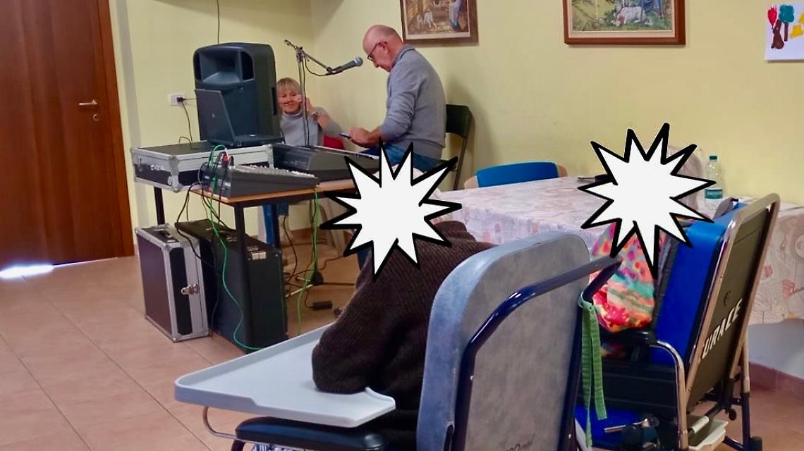 Un pomeriggio di festa e condivisione nella casa di riposo