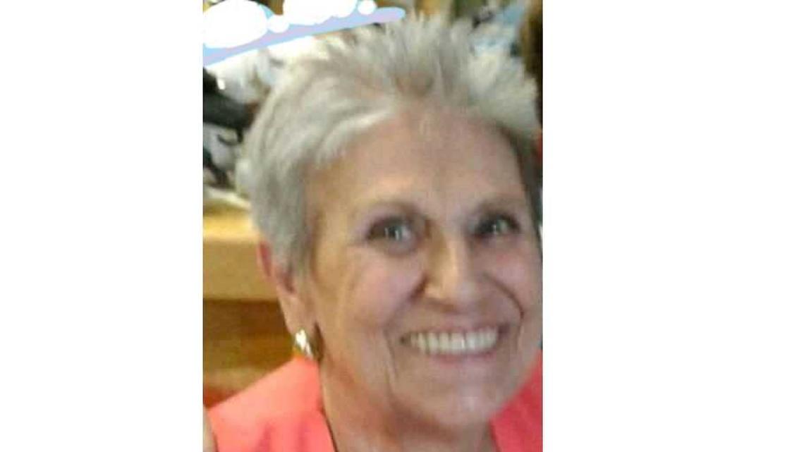 Carrù piange Clara, gestì con il marito la storica edicola