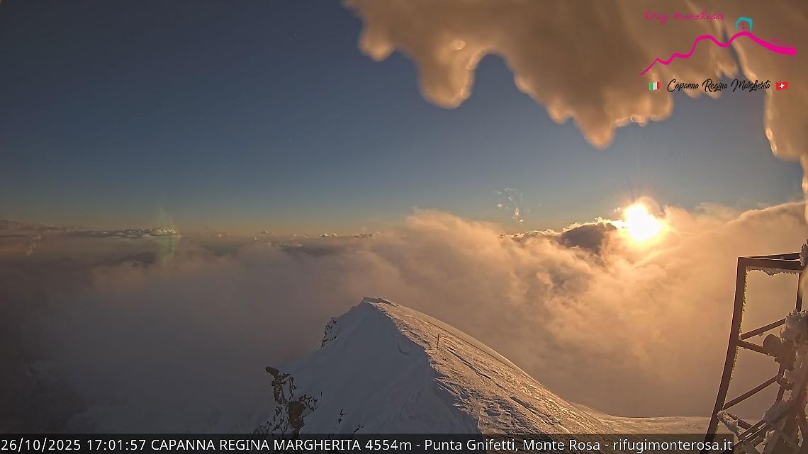 Un tramonto gelido e spettacolare dalla Capanna Margherita: -21°C sul Monte Rosa
