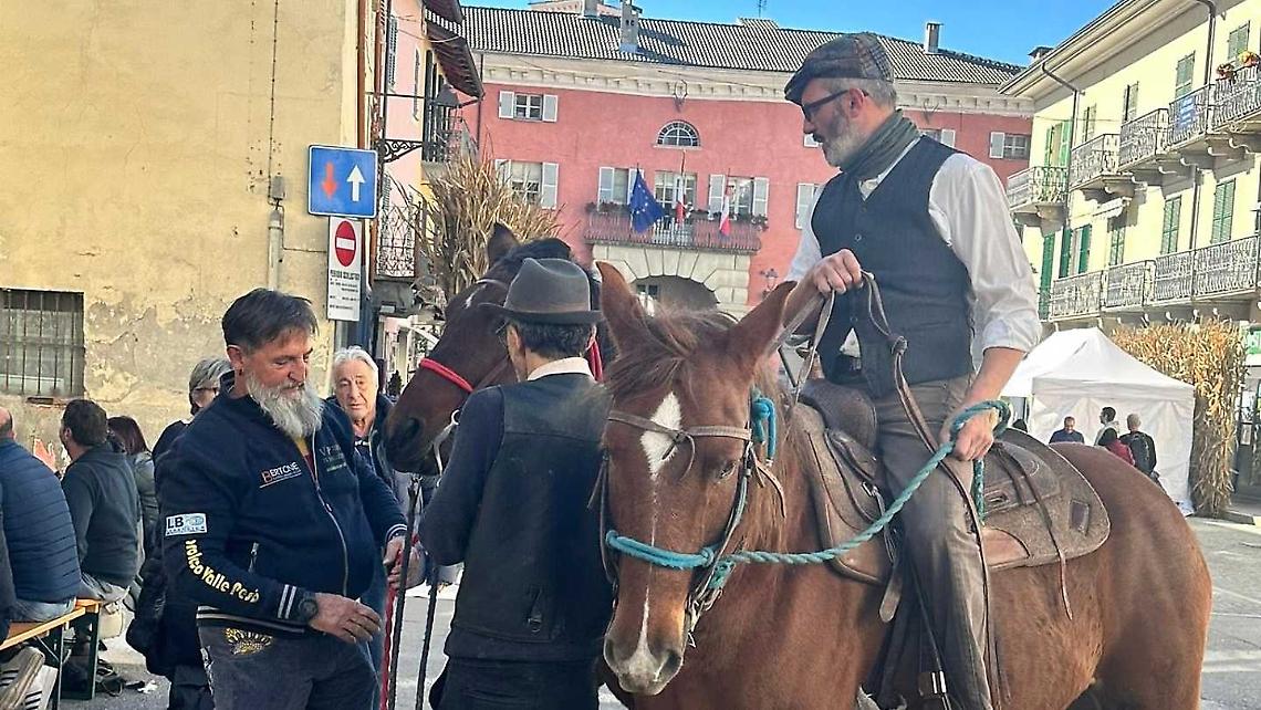 Una ricca festa del Re Marrone: anche Alberto Cirio tra gli stand