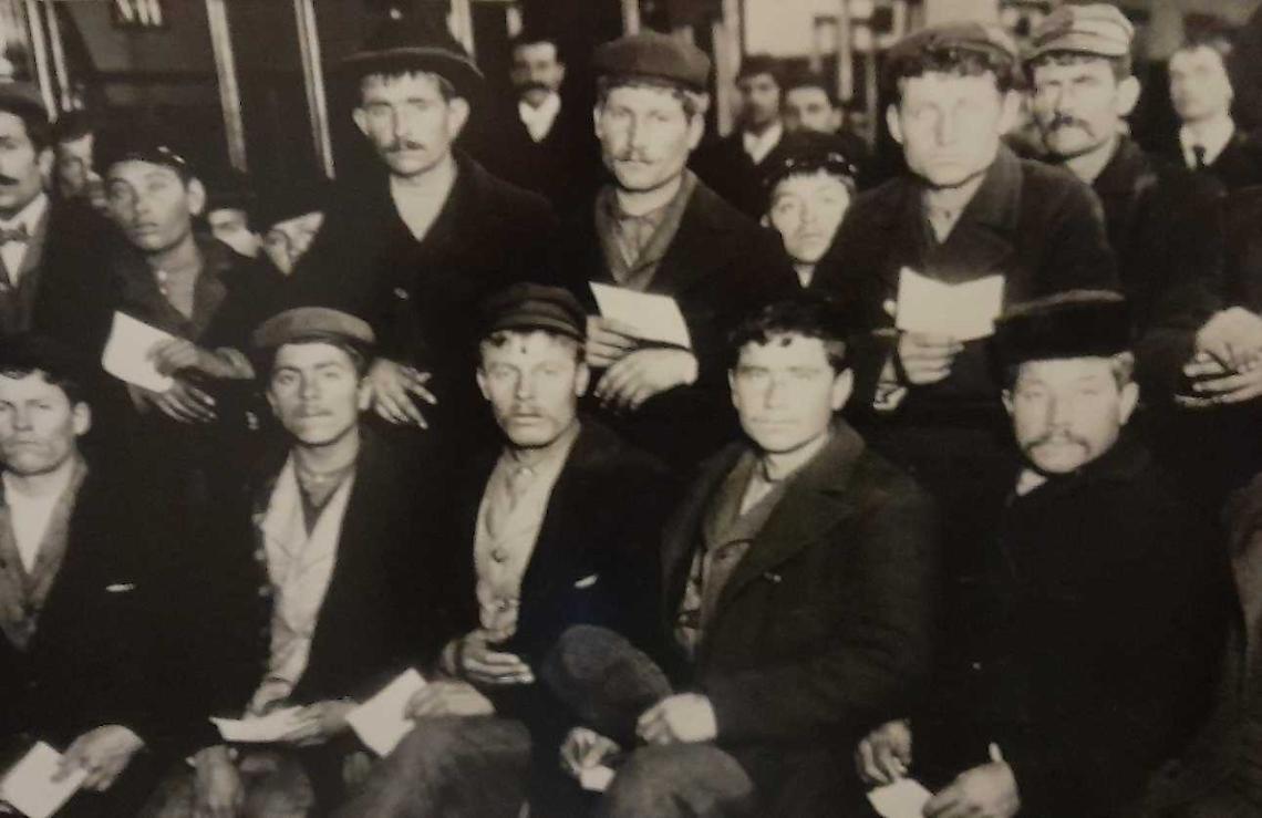 «A New York ho scoperto il viaggio coraggioso di mio nonno emigrato in America»