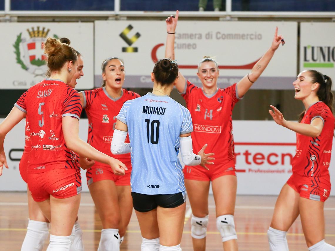 Mondovì non si ferma e fa quattro su quattro: Chieri superato in tre set