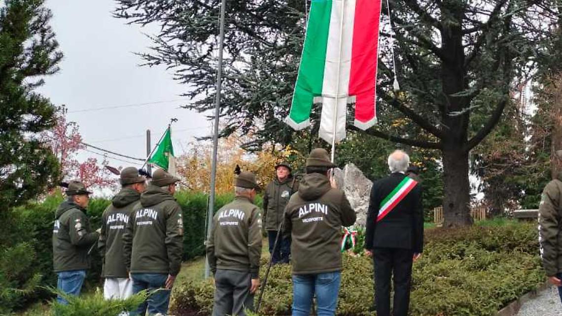 Uniti nel ricordo: giovani e istituzioni per la memoria dei caduti