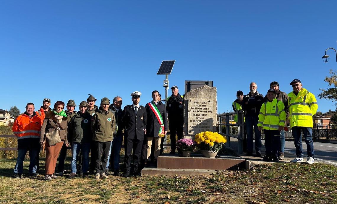 Fiori nel fiume, nel ricordo delle vittime della terribile alluvione del '94