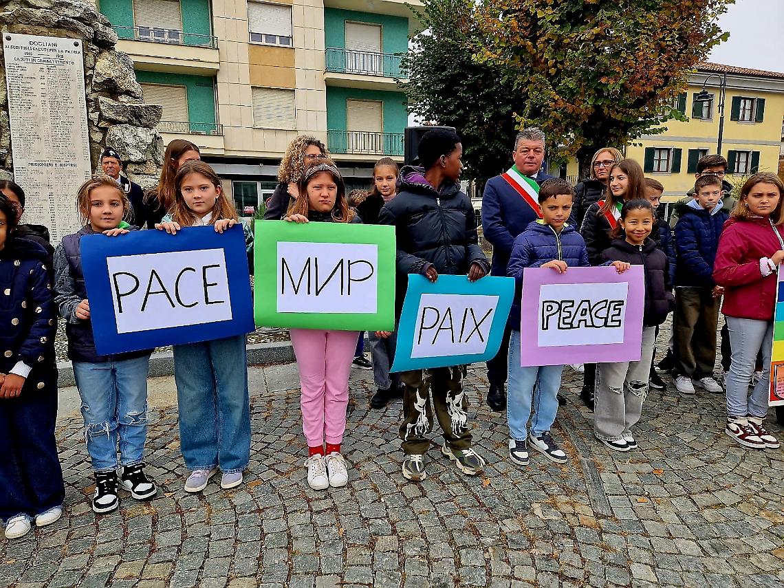 La pace è un impegno quotidiano: i ragazzi citano Ghandi e Papa Francesco