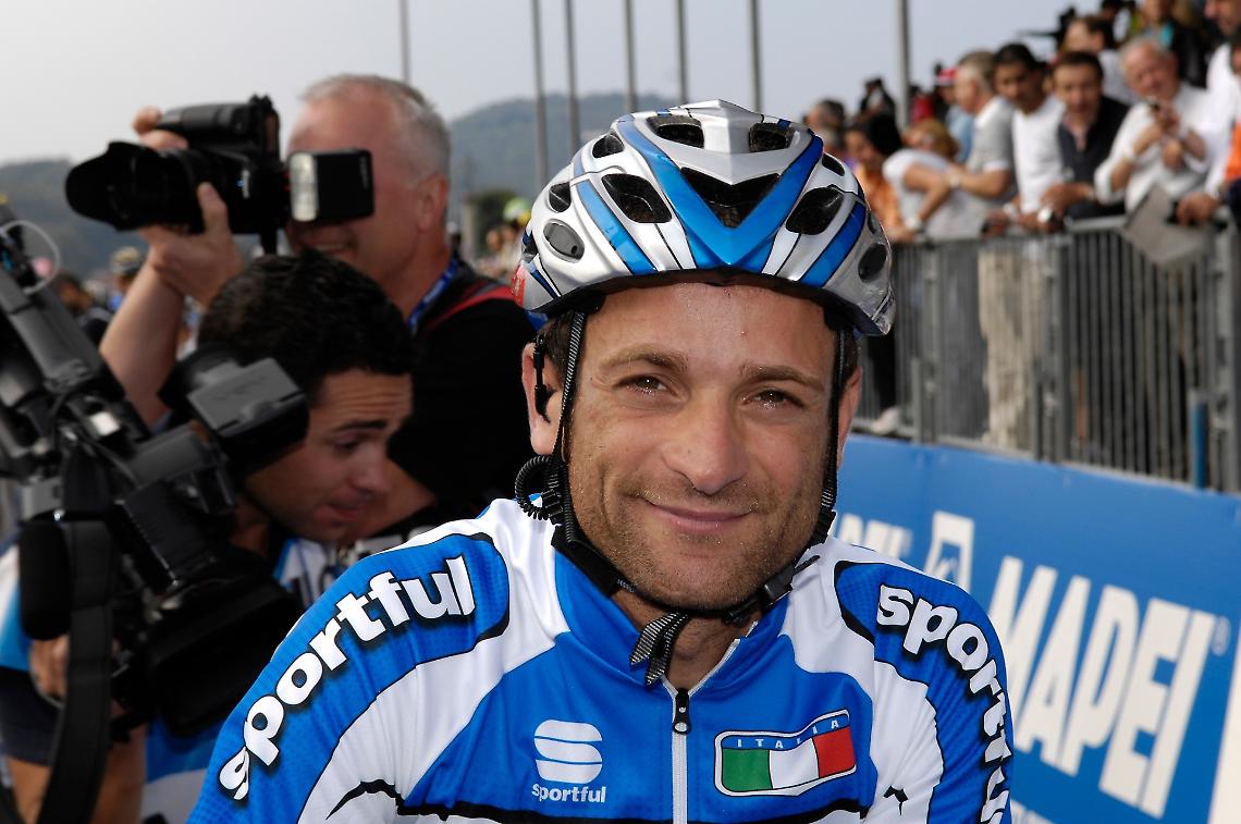 «Non conta quanto vivi, ma cosa lasci»: una serata per ricordare il ciclista Michele Scarponi