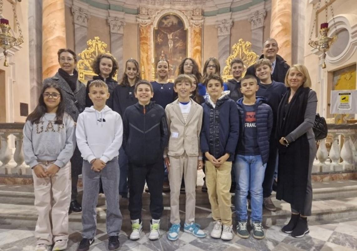 I ragazzi delle Medie portano i turisti alla scoperta delle bellezze della città