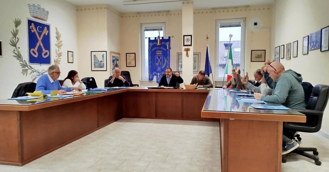 Scontro tra sindaco ed ex sindaco: «In 15 anni hai sfasciato il Comune»