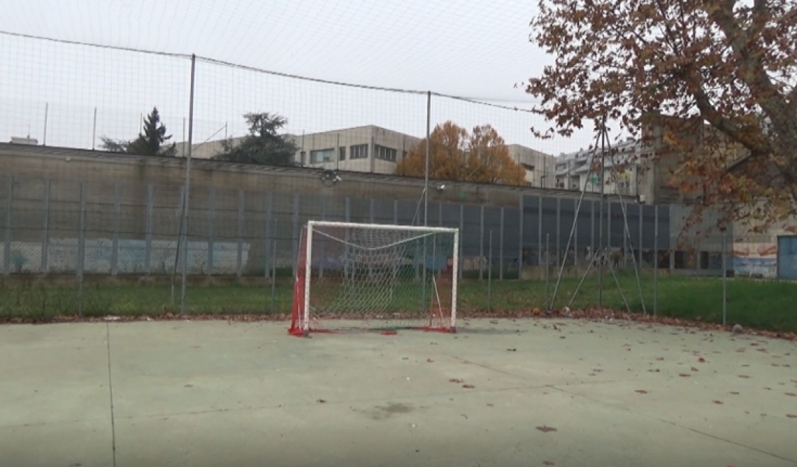 Minorenne accusato di tentato omicidio evade dal carcere