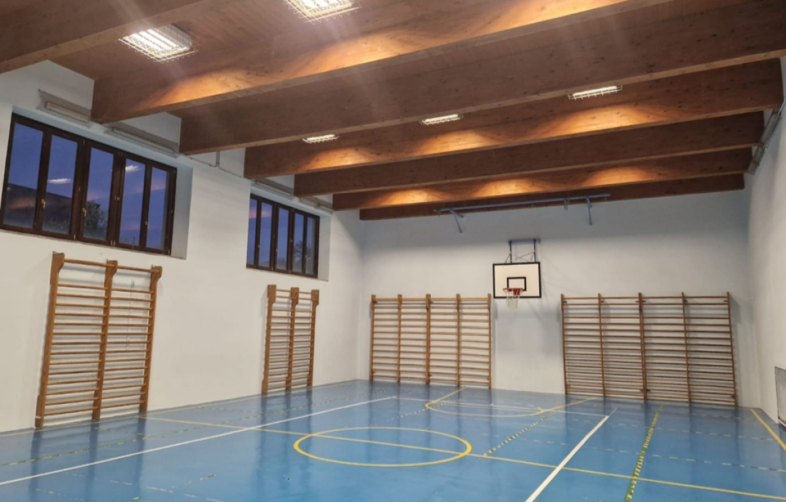 Riqualificata la palestra della Primaria, in uso ai ragazzi e alle Associazioni
