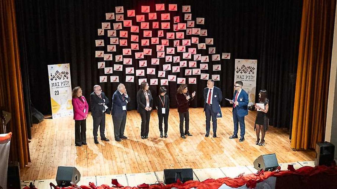 Mai Più! La voce dell’arte contro la violenza sulle donne, uno spettacolo al Toselli