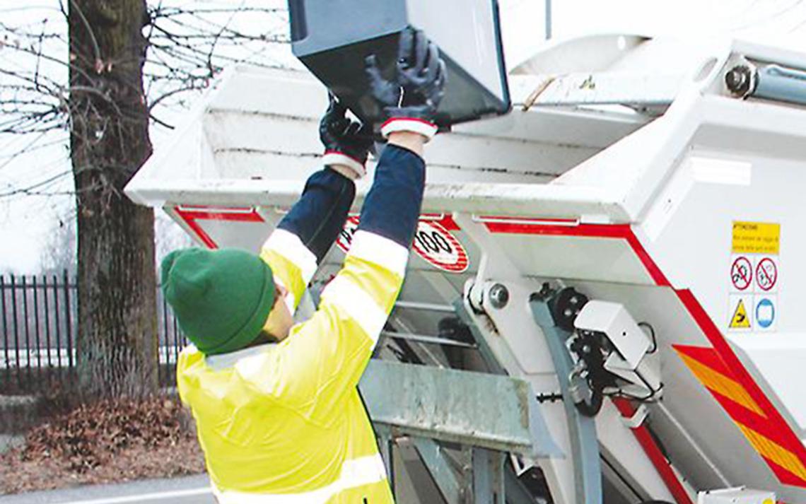 Rifiuti: «Consapevoli di alcuni disservizi, ascoltiamo i cittadini e trasmettiamo a chi di competenza»