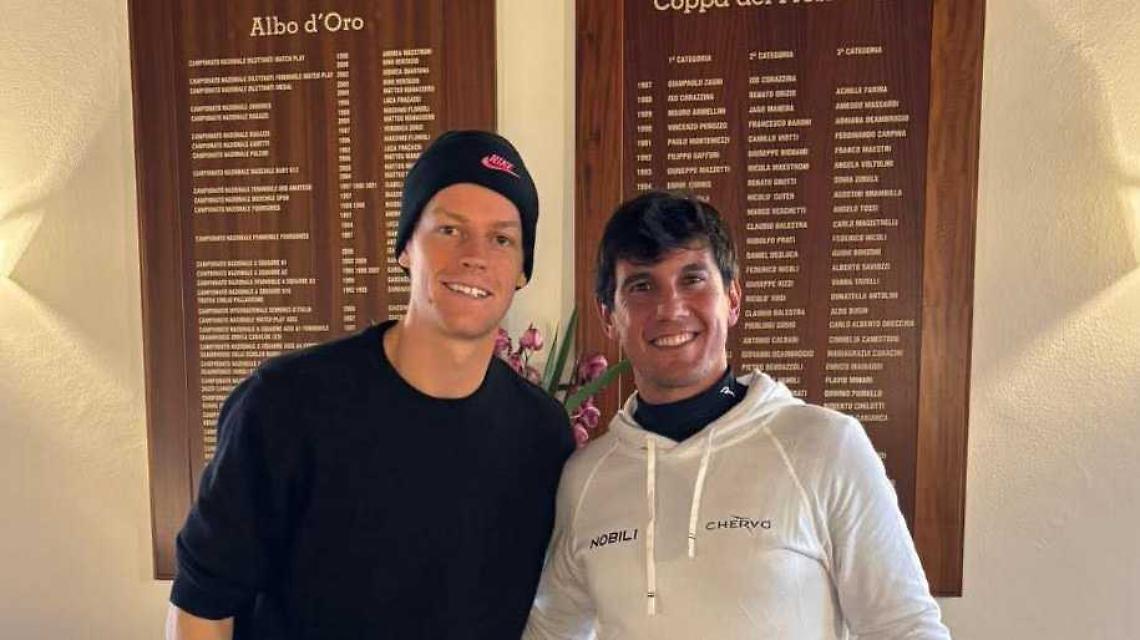 Jannik Sinner gioca a golf con il "piozzese" Matteo Manassero