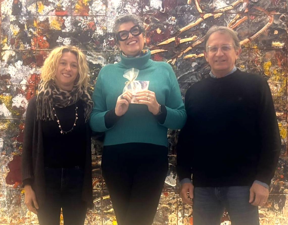 Le palline artistiche del Comune in vendita per fare del bene