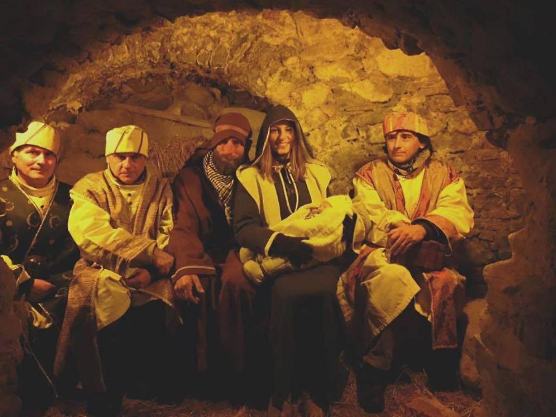 Otto bimbi si alterneranno nella culla della Natività