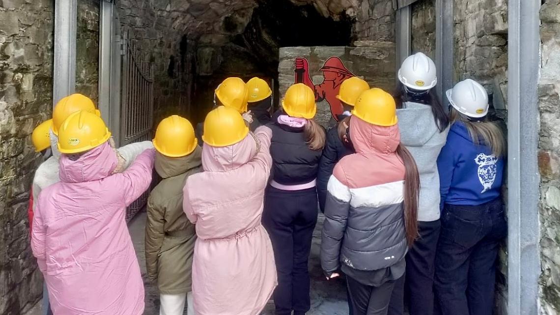 Un pomeriggio speciale tra scienza e meraviglia: i ragazzi alla scoperta di Marie Curie e della grotta di Lurisia