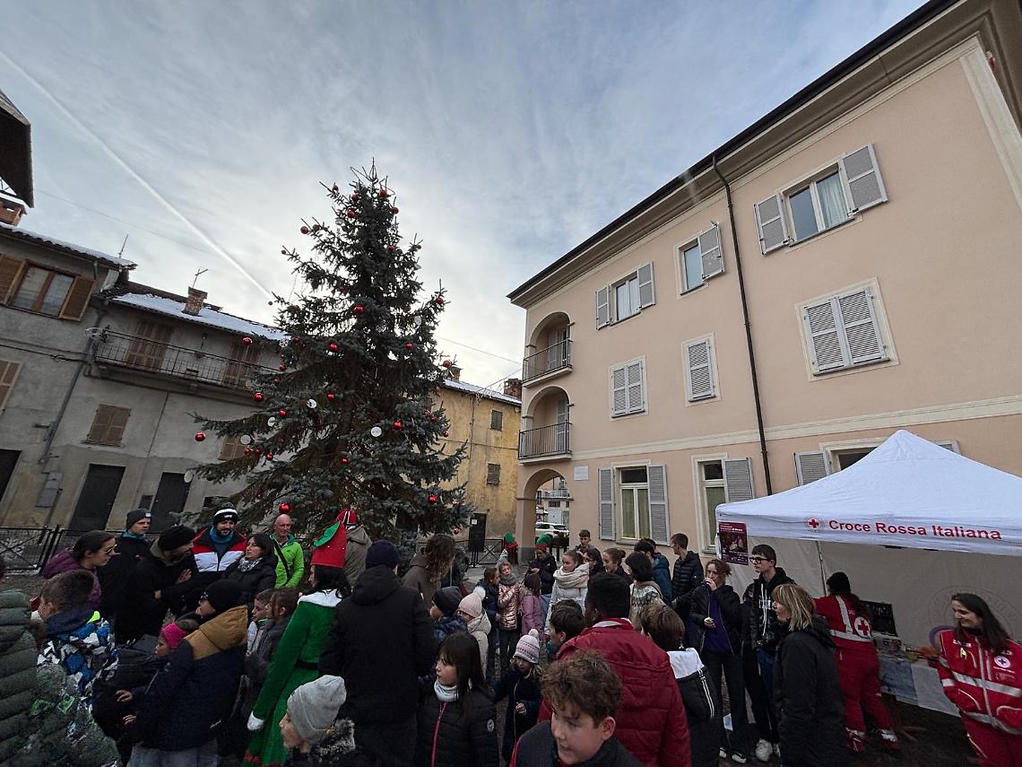 Bancarelle, laboratori, musica e merenda per aspettare insieme il Natale a Roccaforte