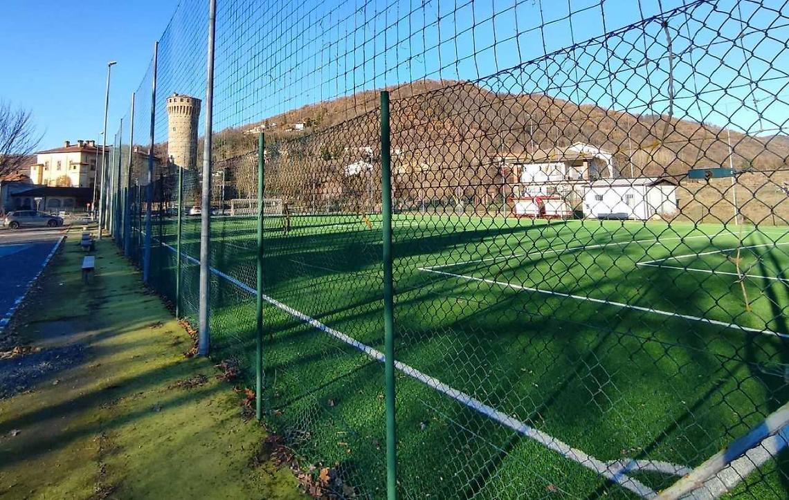 Allenamento a 360 gradi: nuova palestra di arrampicata, campetto rifatto e area calisthenics