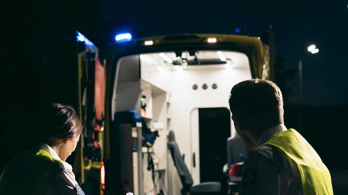 Fuori strada con l'auto, muore a 35 anni