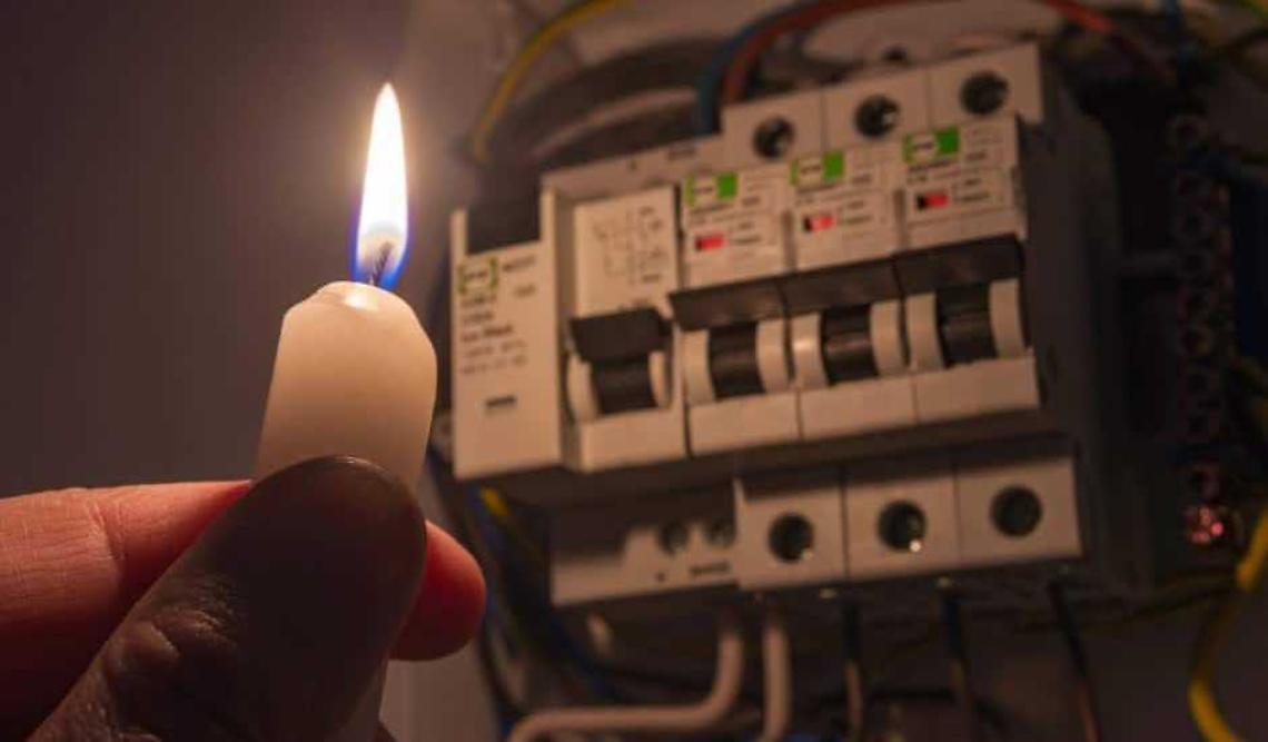 Guasto elettrico in città, quasi mille utenze al buio: «Anche la Polizia locale senza luce»