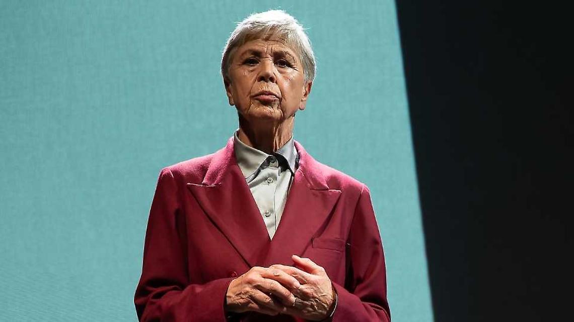 Il coraggio di sfidare la violenza squadrista: Ottavia Piccolo porta in scena l’eredità di Matteotti