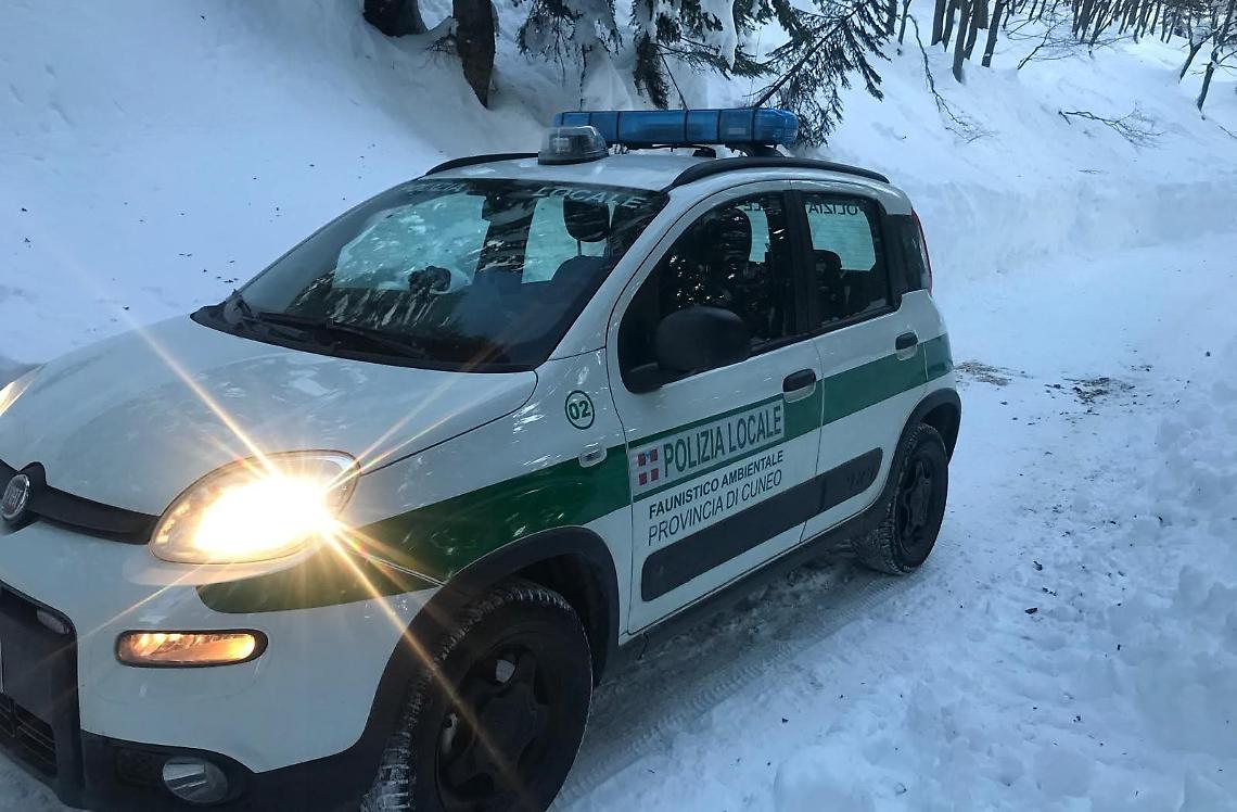 Cacciavano illegalmente i camosci nel Parco del Monviso: denunciati