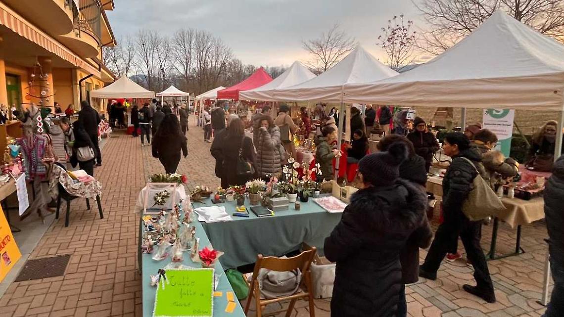 Domenica i mercatini natalizi nel cortile della Casa di Riposo