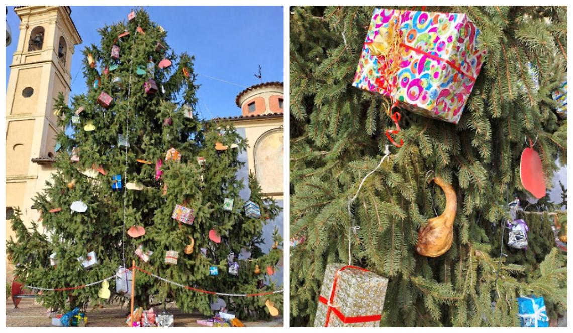 L'8 dicembre si accendono le luci del grande albero di Natale, durante il mercatino