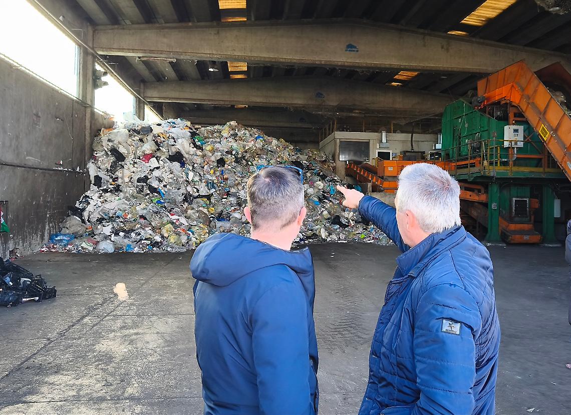 A spasso... nella discarica: &laquo;Cos&igrave; finalmente smentiamo un po' di bufale&raquo;