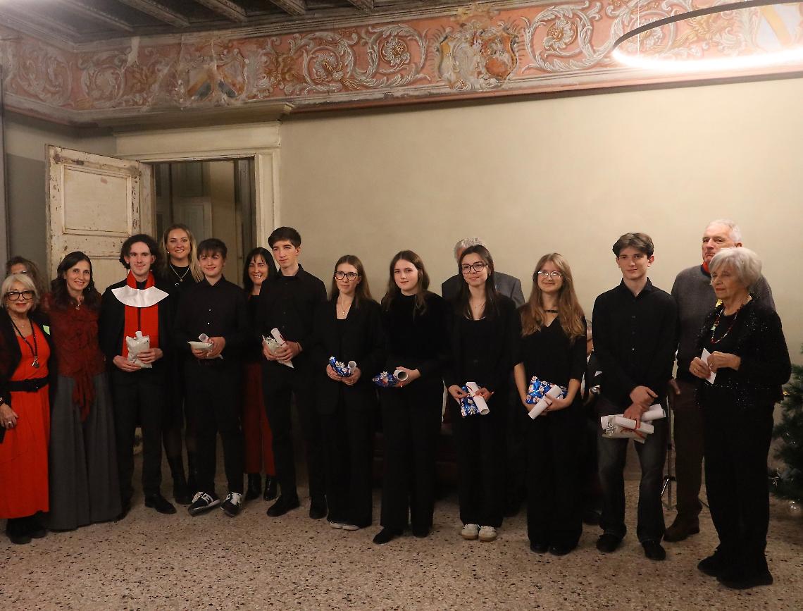 Musica, auguri e bellezza condivisa: festa natalizia per gli Amici dell&rsquo;Academia