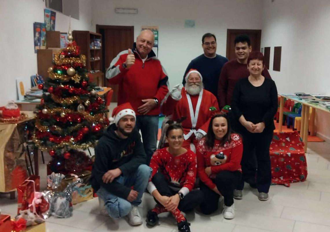 Un pomeriggio da favola: Babbo Natale conquista il paese