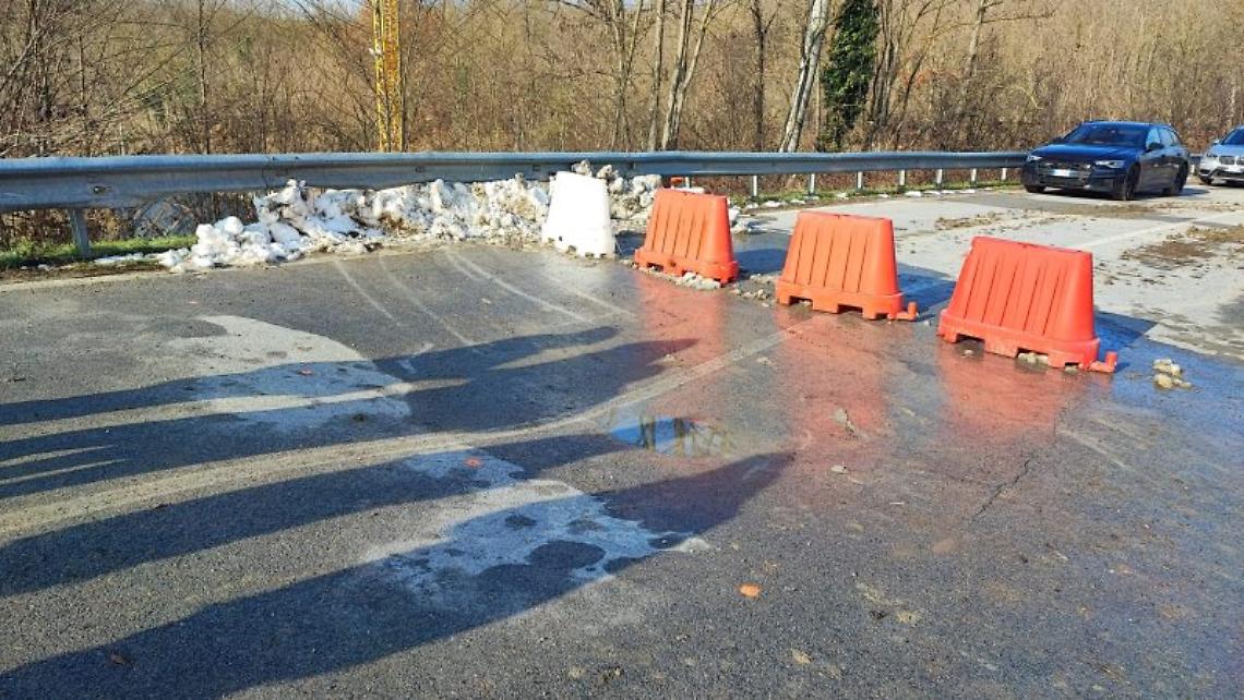 Fondovalle a Niella Tanaro: nuovo cedimento, strada chiusa fino a met&agrave; gennaio