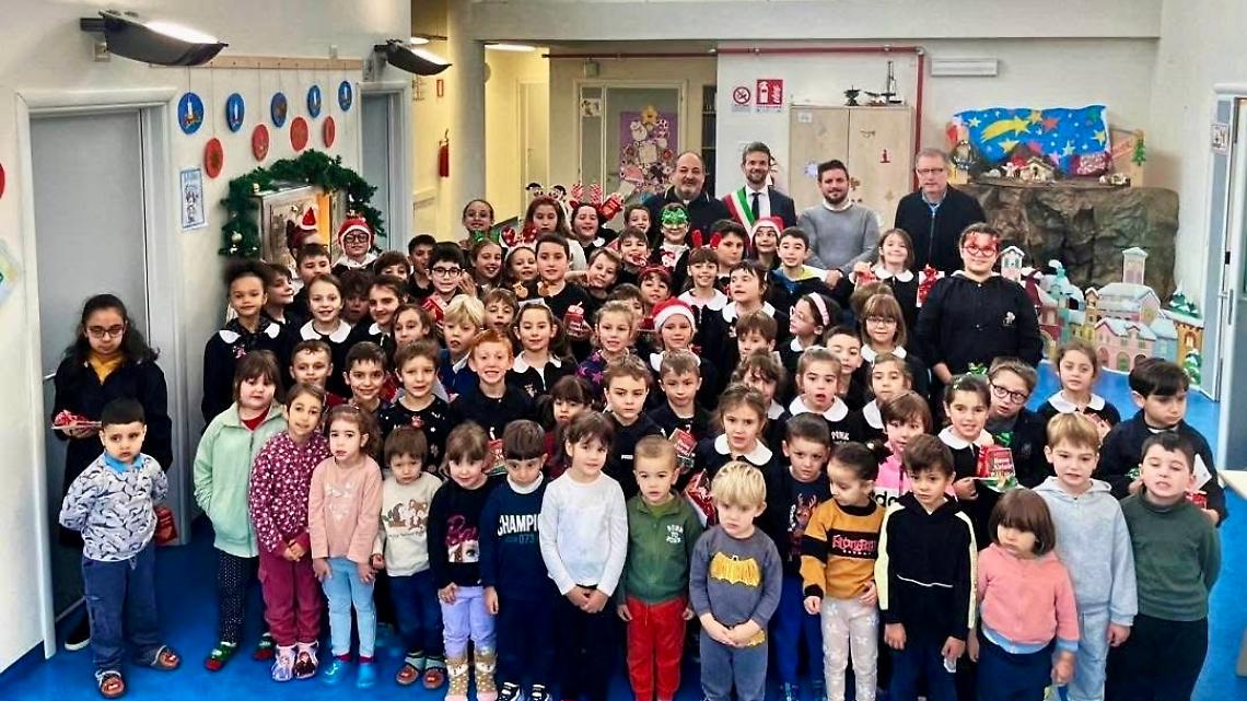 Auguri di Natale alla scuola &ldquo;Lidia Rolfi Beccaria&rdquo; e uno sguardo al futuro dell&rsquo;infanzia 