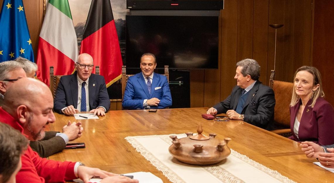 Tunnel del Monte Bianco, strade e ferrovie: il presidente Cirio in Valle d'Aosta