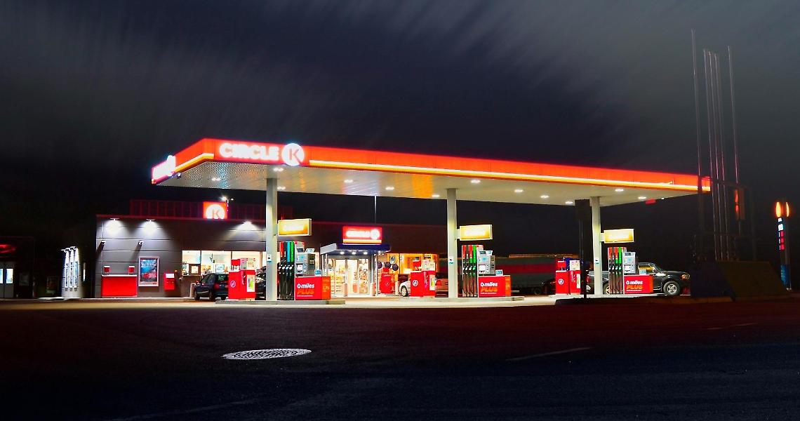 &laquo;Serve una stazione di servizio con distributore e bar&raquo;: il Comune vende il terreno