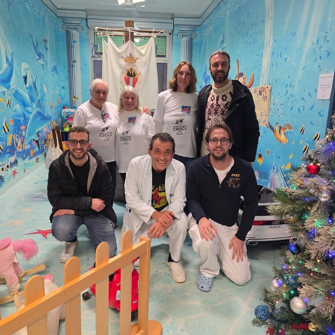 Raccolgono giocattoli e li donano al Reparto di Pediatria