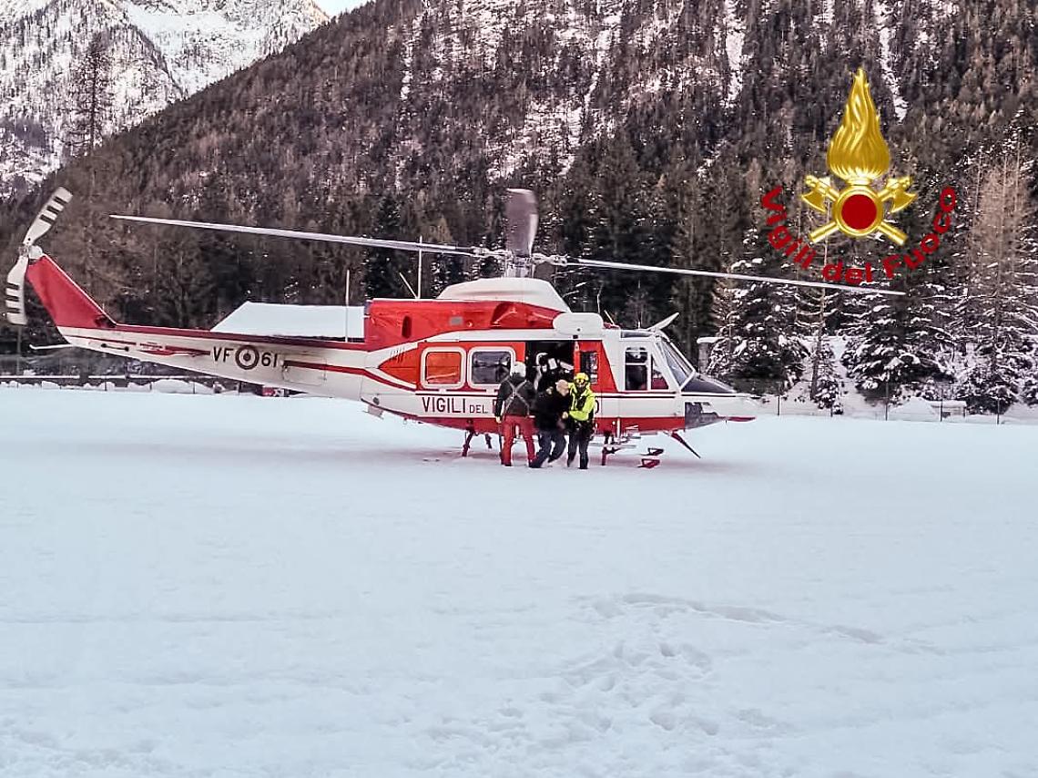 Incidente alla funivia, cento persone bloccate al Passo del Moro