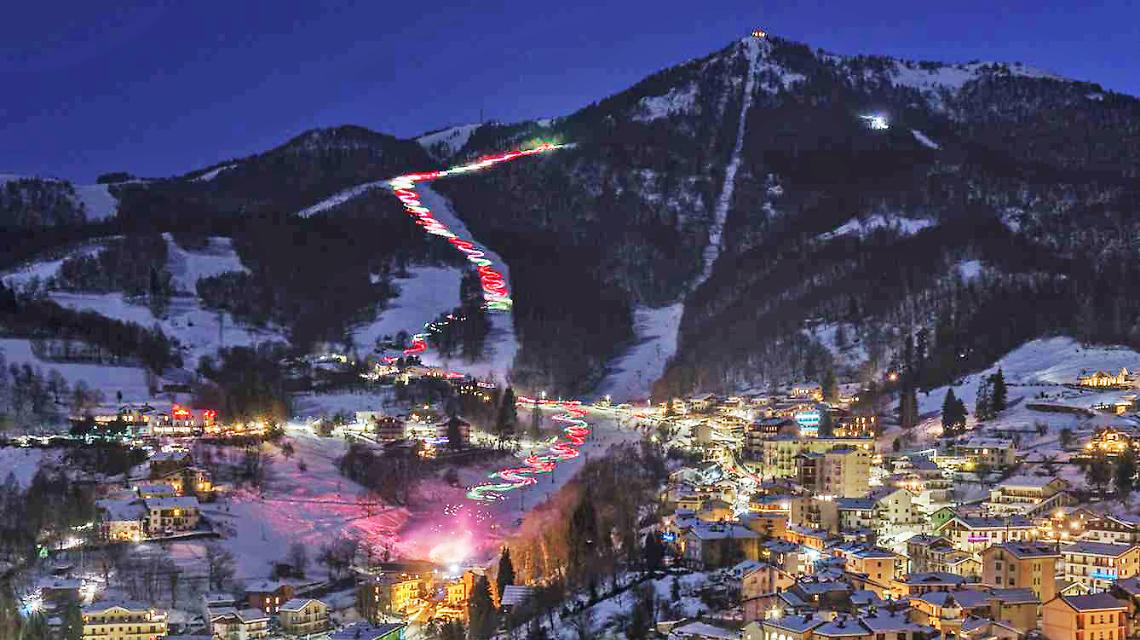 La cartolina che apre il 2026: Capodanno di luce sul Monte Moro