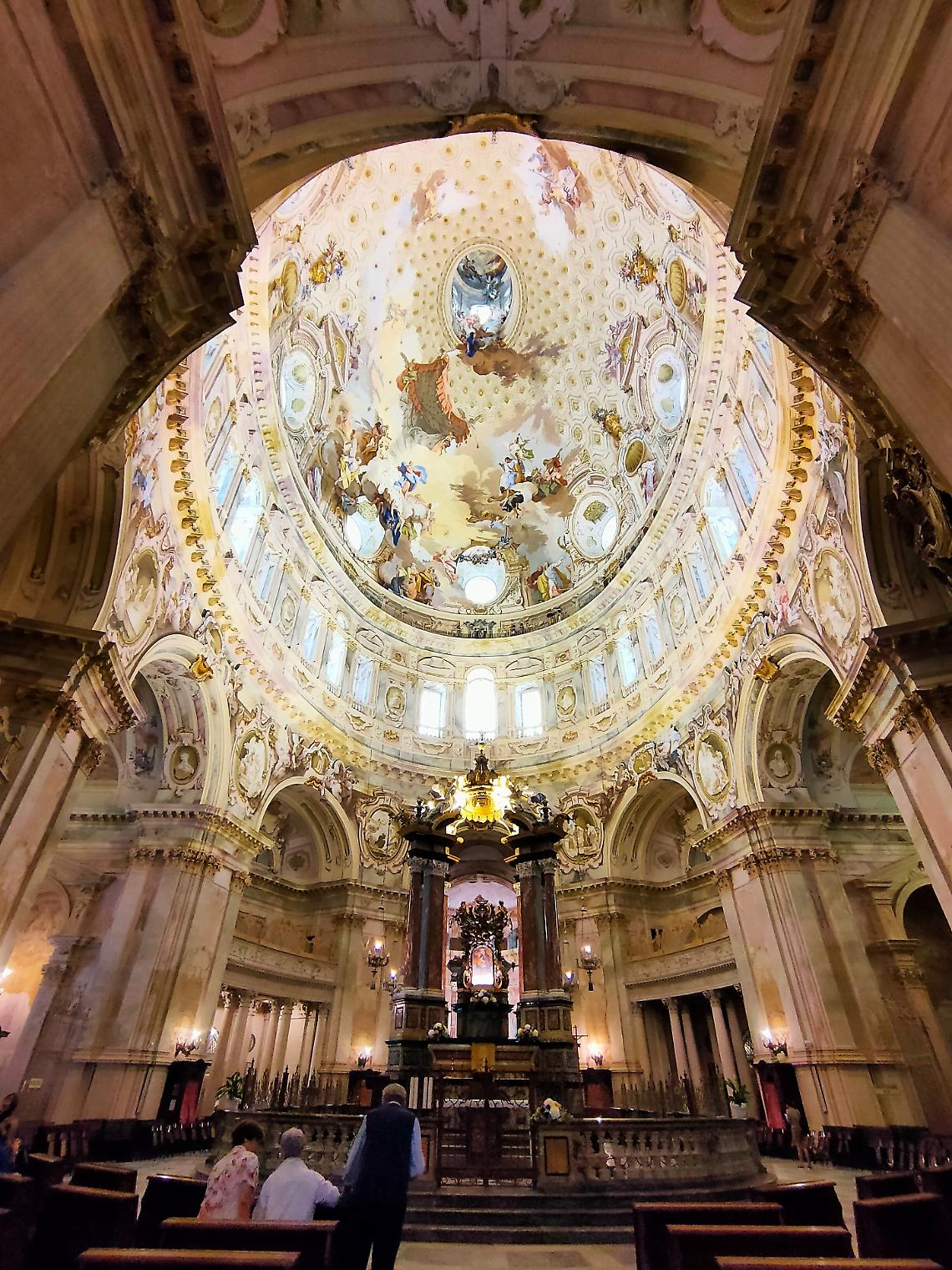 Il Piemonte dei santuari in un grande volume d&rsquo;arte: Vicoforte conquista la copertina