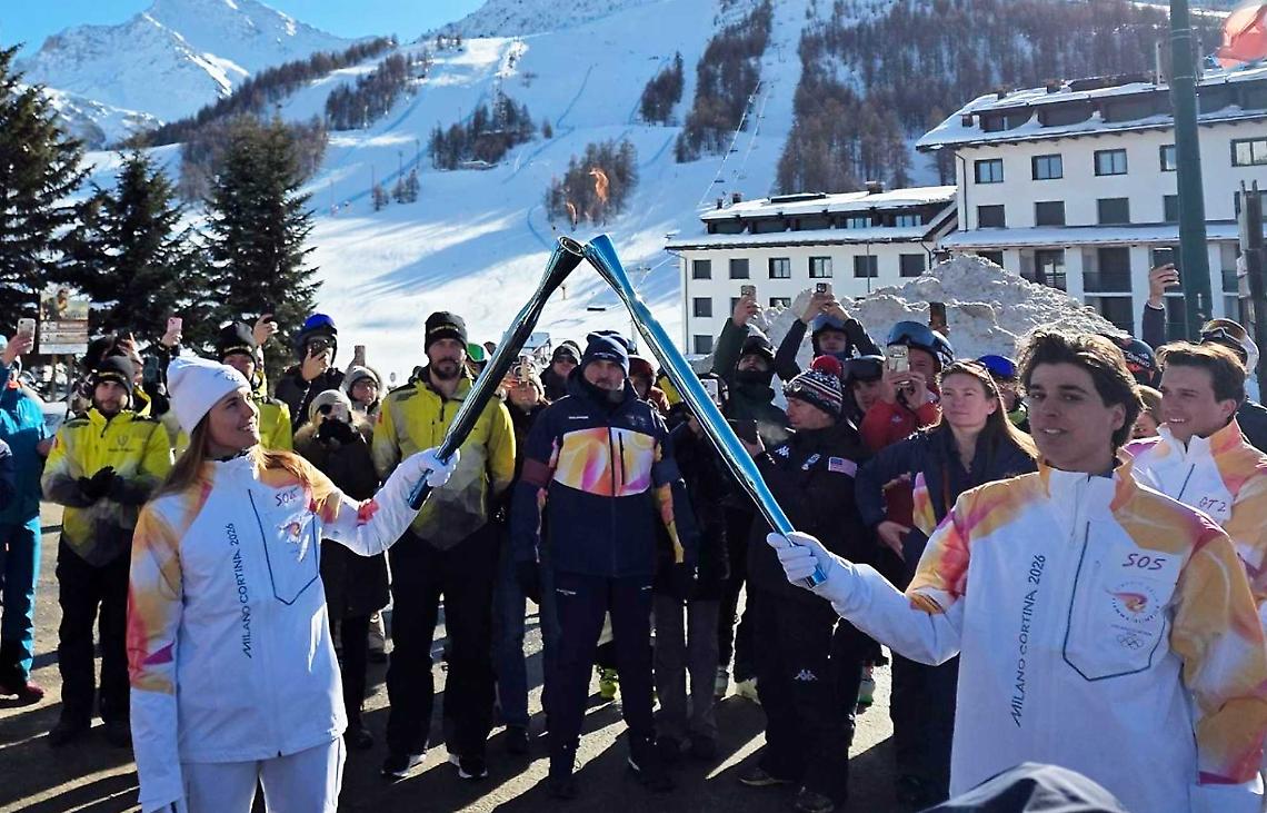 20 anni dopo Torino 2006: la Fiamma Olimpica torna al Sestriere