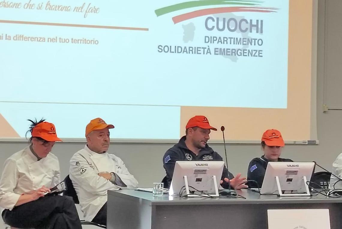 Quei cuochi che mollano tutto e vanno a cucinare per i terremotati, gli alluvionati o nei Paesi in guerra