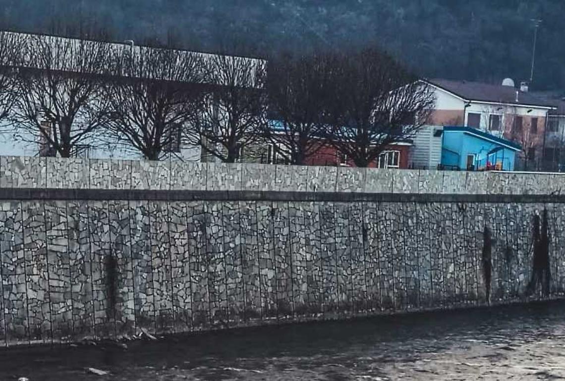 Lavori lungo il Tanaro per mettere in sicurezza la scuola