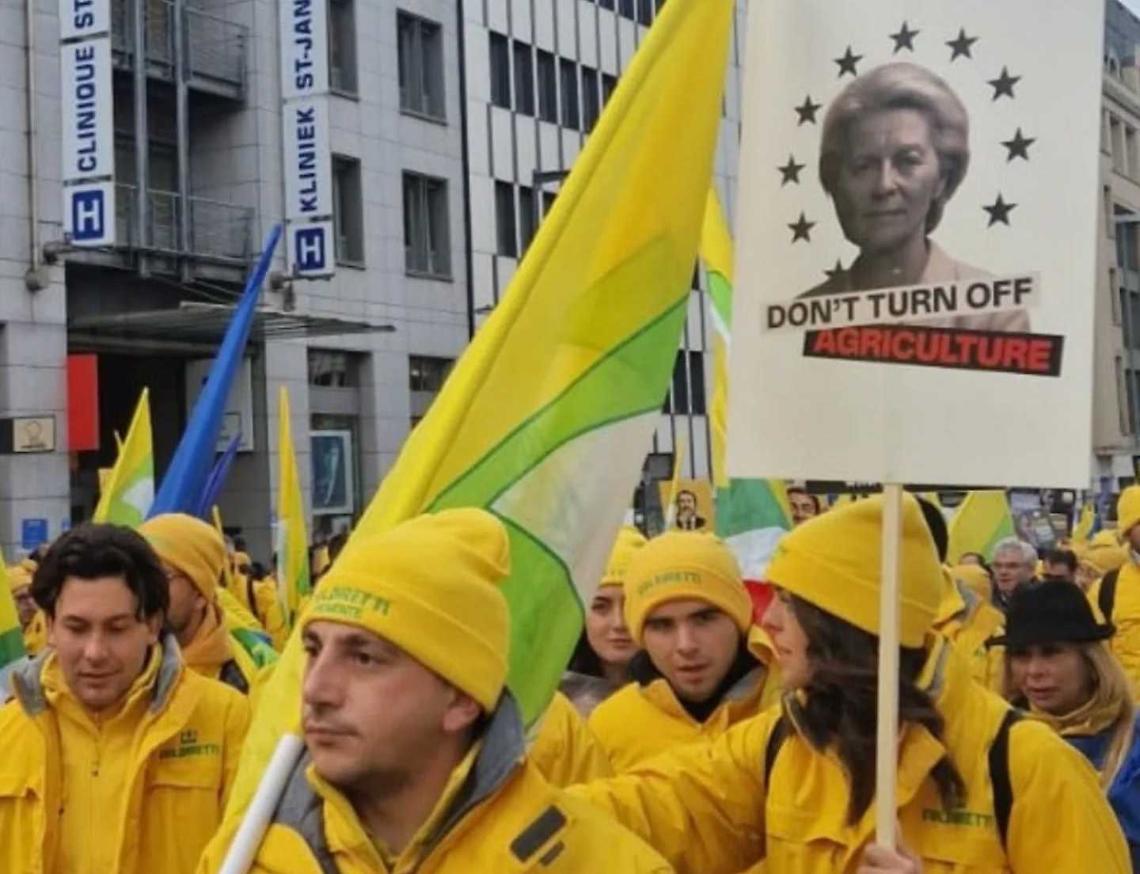 &laquo;In piazza a Strasburgo per fermare la follia della Von Der Leyen&raquo;