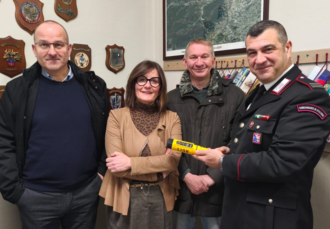 Guida in stato di ebbrezza: tre Comuni regalano un etilometro ai Carabinieri