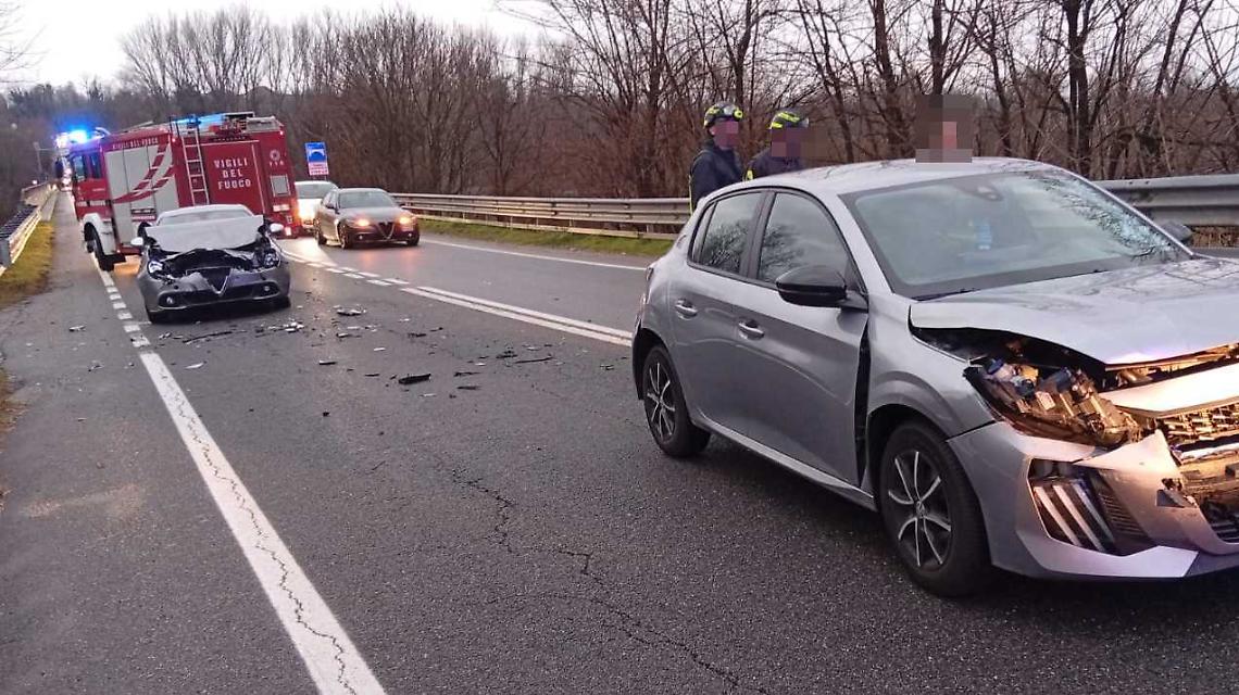 Incidente a Breolungi, tamponamento tra auto