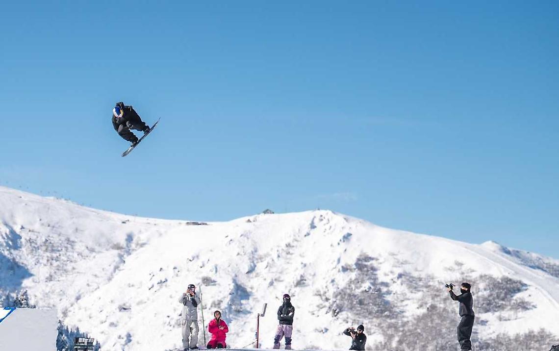 Verso Milano-Cortina 2026: lo snowboard olimpico Ian Matteoli si prepara a Prato Nevoso