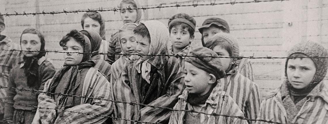 Milioni di uomini e bambini deportati e sterminati: &laquo;Non dimentichiamo l'orrore della Shoah&raquo;