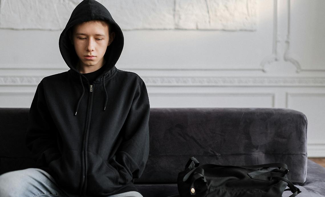 Gli adolescenti stanno male: aumentano disturbi alimentari, tentativi di suicidio e autolesionismo