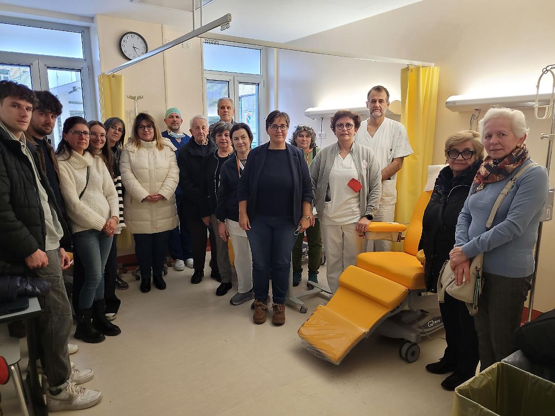 Famiglie e Associazioni donano tre poltrone all&rsquo;Ematologia dell'Ospedale