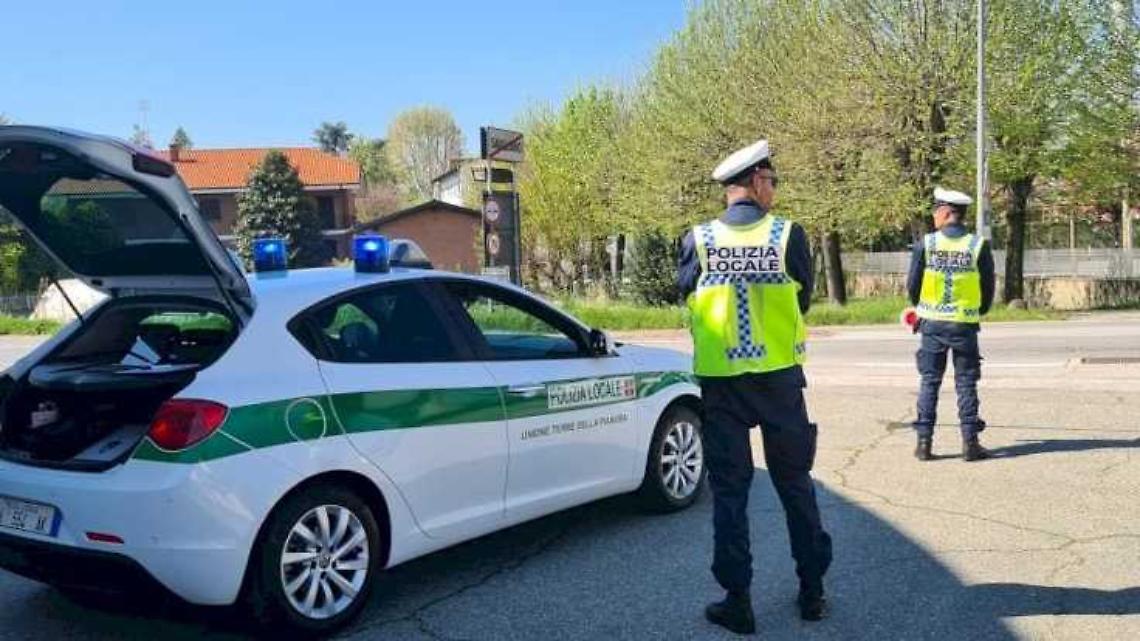 Due ventenni perdono la vita nell'impatto contro un camion